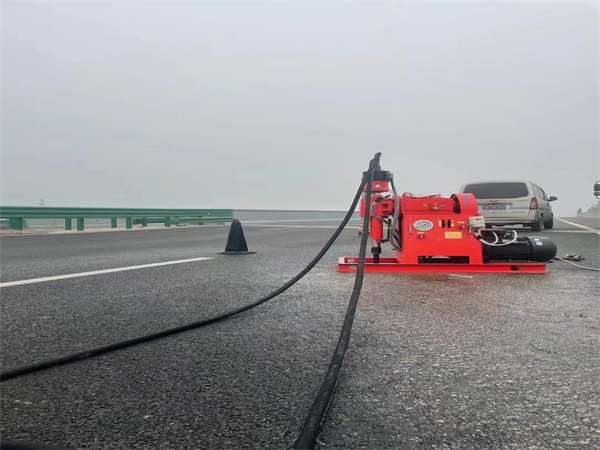 雨花马路路基路面开裂下沉注浆加固灌浆